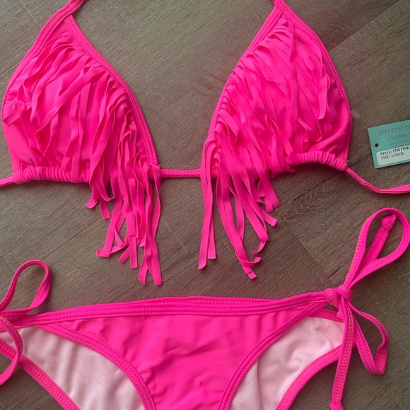 Hot Pink Fringe Bikini Set 👙 - Picture 2 of 4